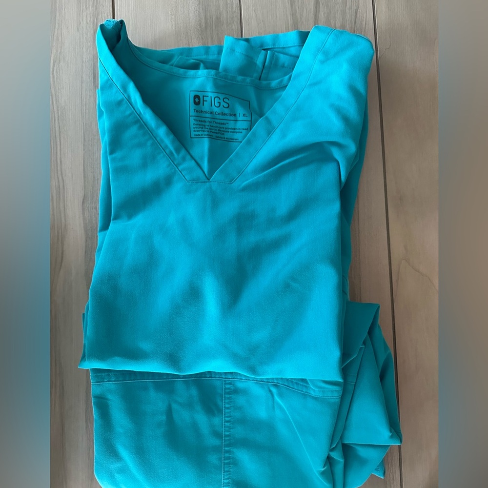Figs scrubs